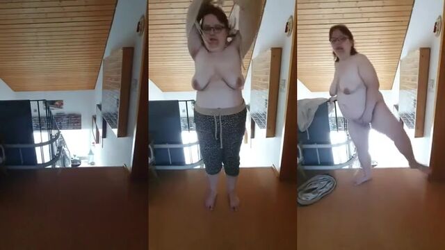 BBW Anna Maria offers her body to a man on an outing