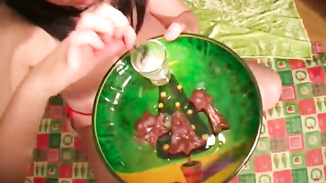Bukkake Christmas treat with cum on the pie