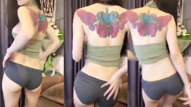 I love watching this sexy Asian twerk and ride her pony