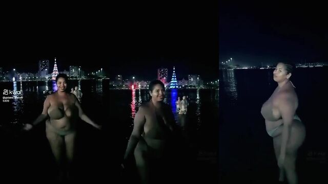 GordaGostaSakawai is a fat Japanese girl who loves to fuck