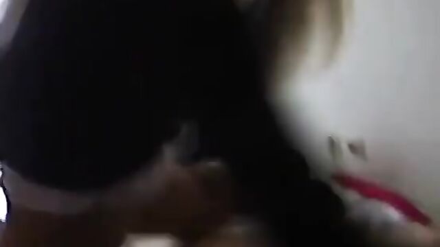 A young and tasty novinha got fucked on the deck