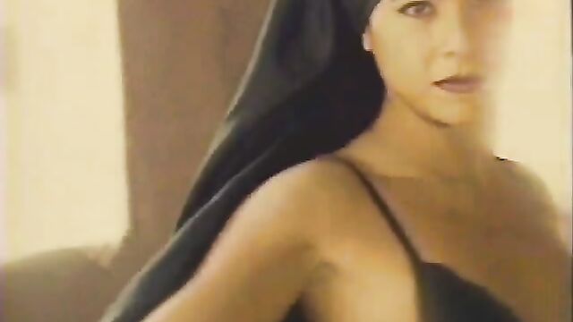 Before fame, famous Brazilian models strip and pose for camera
