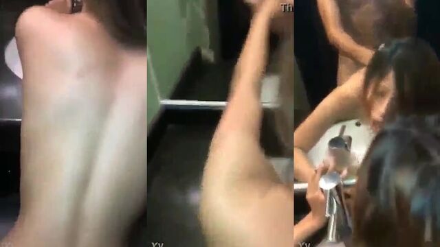 Morena Simões takes a bath and has sex with her boyfriend in the bathroom