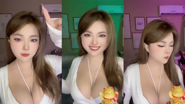 A lovely cleavage show with a sexy busty babe, inspired by TikTok vibes