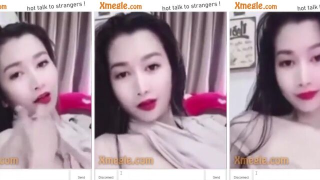 Asian American Webcam Model Shows Her Boobs and Pussy