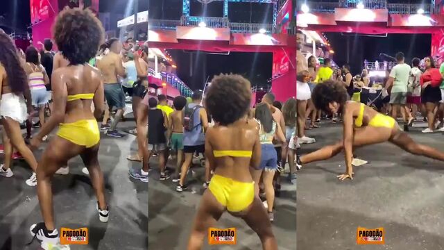 Petite ebony girl shows her big ass in a sensual display