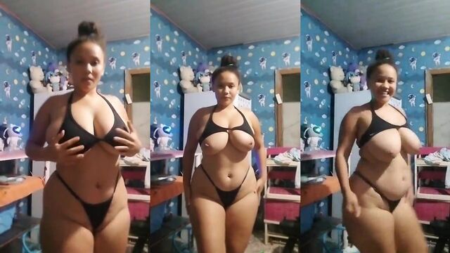 Morena with big ass Rabuda dances to the sound of Tigrinho