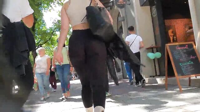 I was lucky to fuck my best friend with a big ass at her house