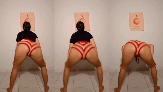 Morena gostosa rebolando com shortinho atolado na bunda