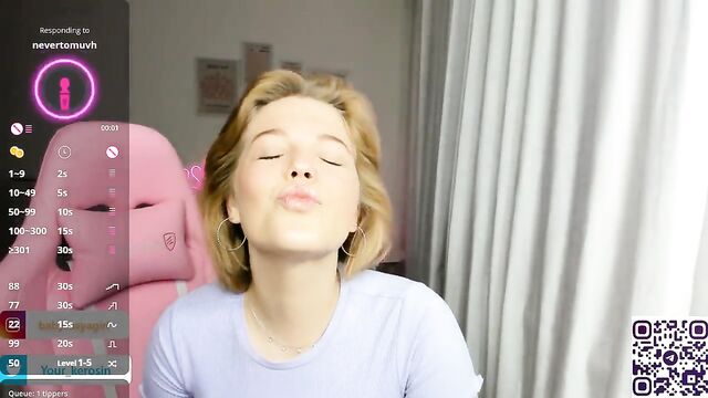 Curvy blonde slut shows everything in a strip game