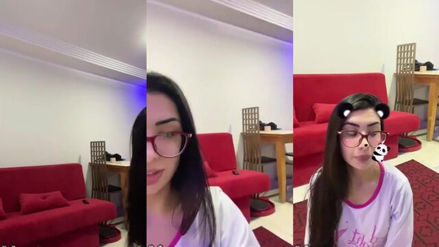 A morena rabuda rebolando o rabão para ele ficar de pau duro