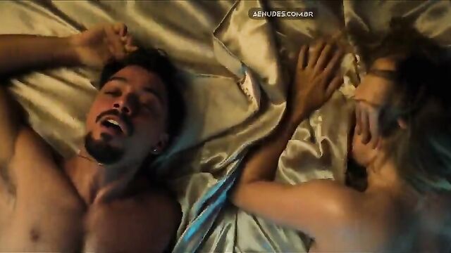 Celebrity actress gives a milk bath after intense sex scenes