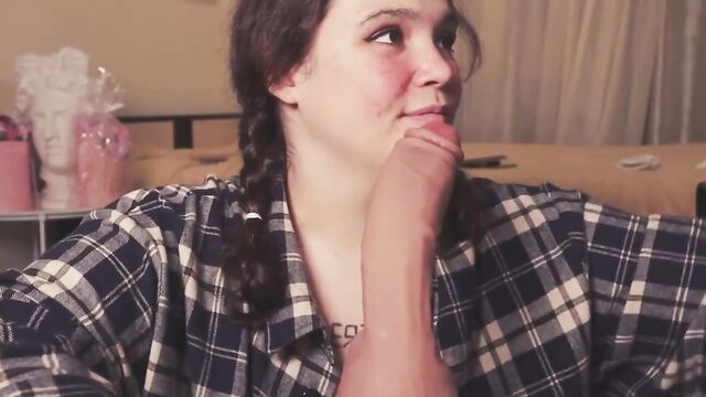 A sexy girl chery_lady22 fucks with a guy on Chaturbate VOD