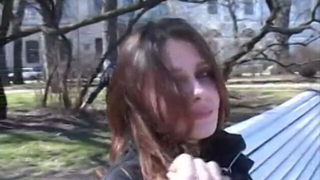 После траха кончил сестре на руки