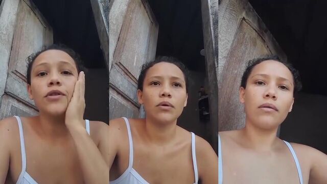 Morena with big ass dances to the rhythm of tigrinho with huge tits