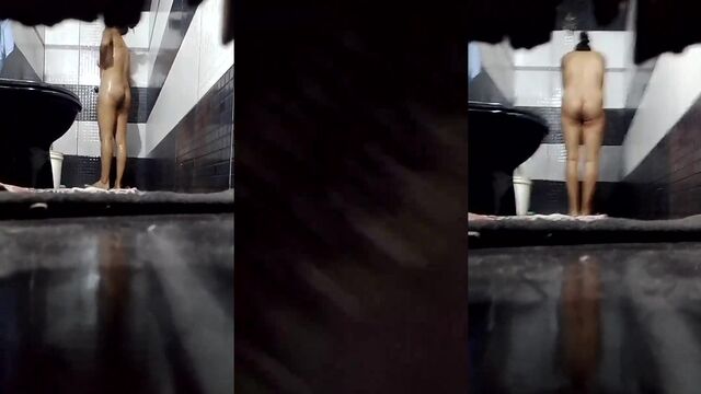 A hot girl was taking a bath and I couldn't resist filming her