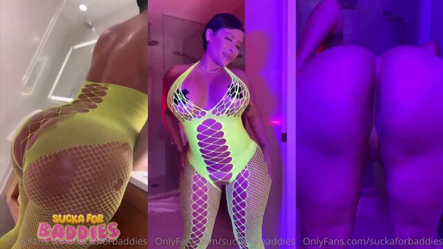 Thick Latina stripper twerks her phat ass on cam