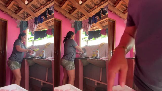 The juicy ass of the beautiful rabuda dancing
