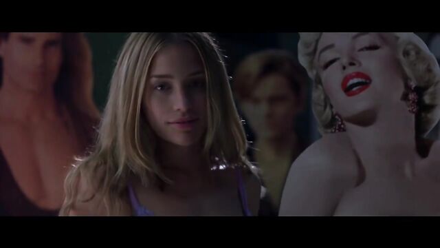 The hottest scenes from the Coyote Ugly movie released in 2000