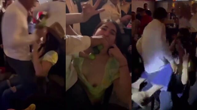 I got my tits out at the bar - Flashing - Exhibitionist