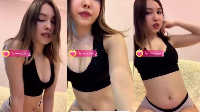 A hot young model has twerk leaks that need to be caressed