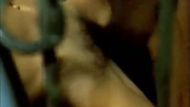 Сцена изнасилования с шикарной женщиной