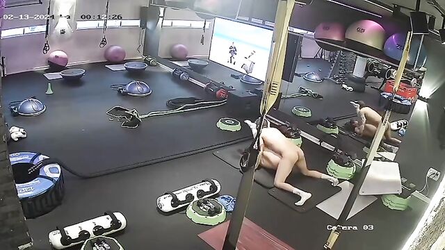 A personal trainer had sex with a girl in the gym in Yavne