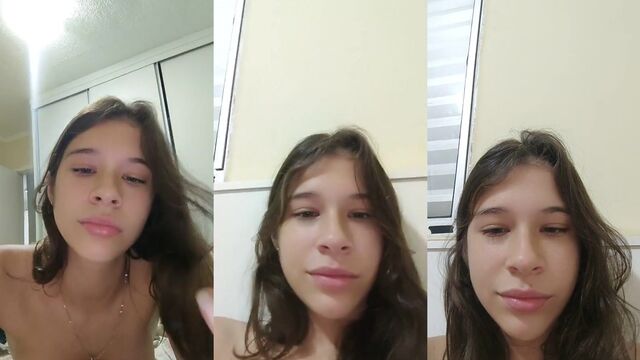 A novinha dança funk pelada no quarto e mostra cuzinho