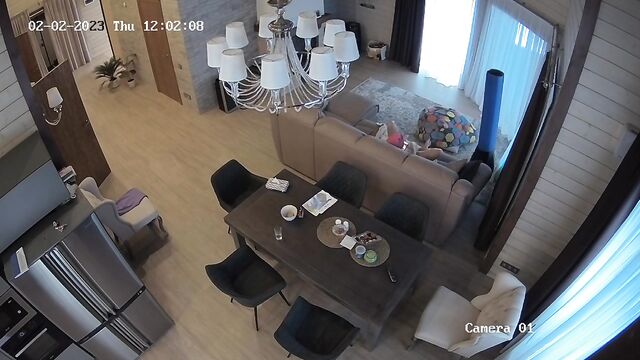 Gringo couple gets fucked in the living room on IPCAM