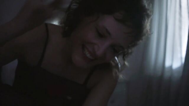 Two hot scenes with Emma Mackey and Vicky Krieps from 'Hot Milk' (2025)