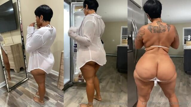 Ebony babe with huge ass claps it with a toy and gets cum on her face