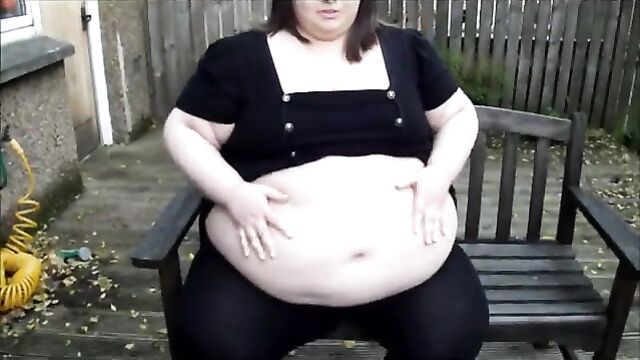 Soft Ssbbw Belly Worship With A Huge Fat Tummy To Play