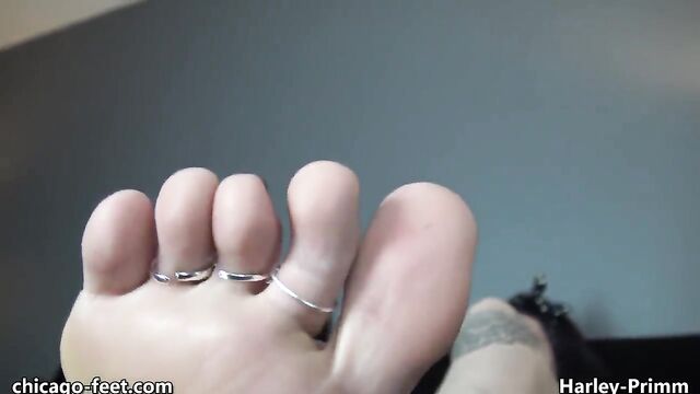 Foot worship and toes sucking with a hot JOI session