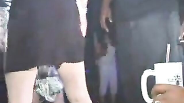 Barefoot contest at the club gets wild with crowd participation