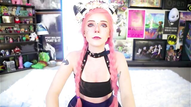 Random deepthroat/squirt/feet/tits/ass action on Chaturbate