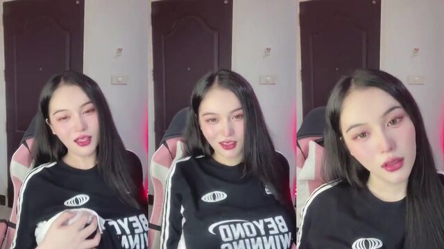 A sexy VJ performing live on Bigo with a great body