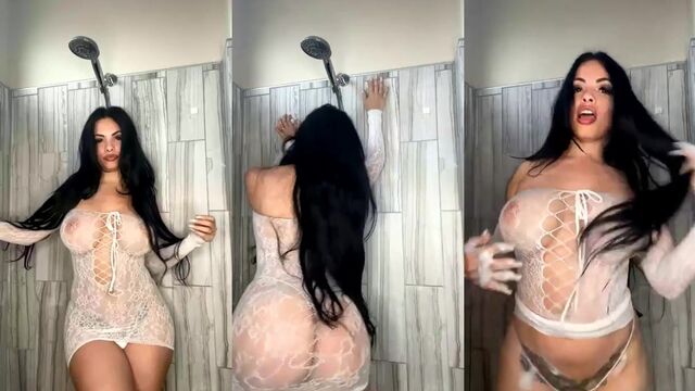 Dayami Padron is a sexy mature who knows her way around