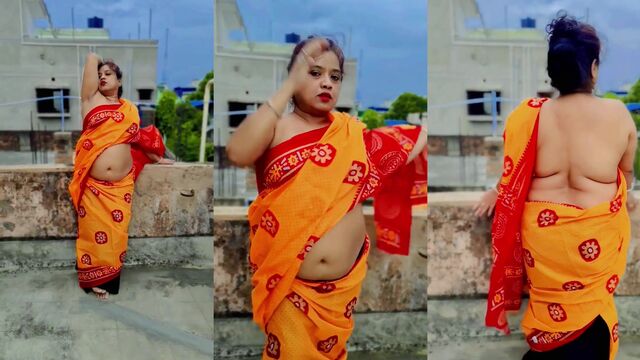 Indian Aunty gets her pussy railed by a young guy