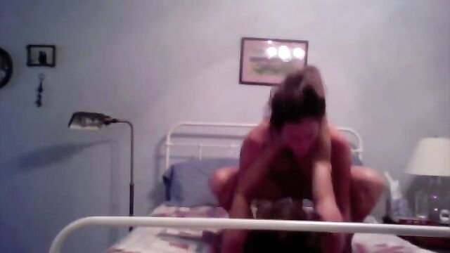 Home amateur couple fucks without any limits, enjoying hard sex