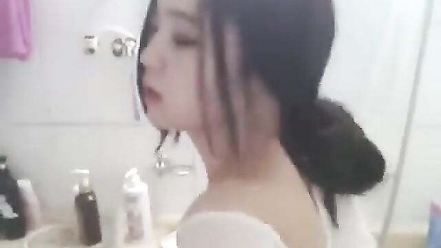 Doorknob sex with a sexy blonde in the kitchen