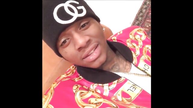 The man is fucking like Soulja Boy with his impressive tool