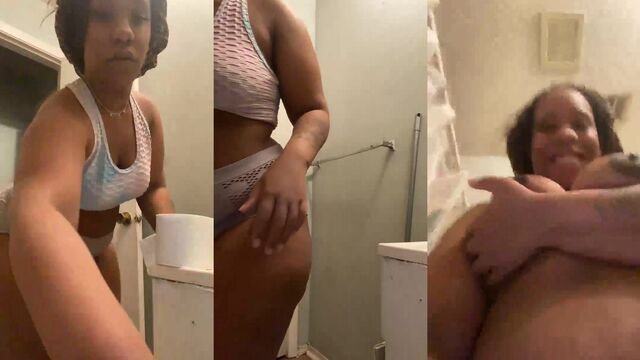 Bhadd lightskin teen shows plumped ass and titties naked