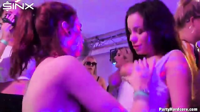 Girls going crazy in Las Vegas 2 part 1