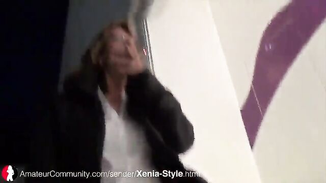 Hot camgirl action with sexy MILF Xenia online