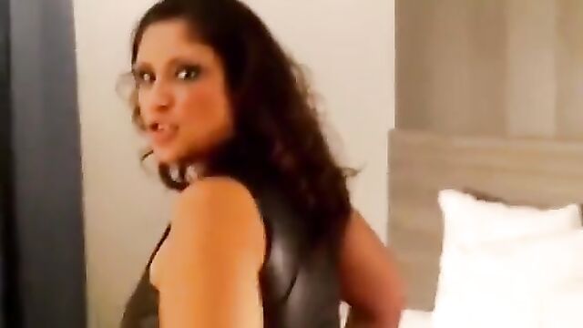Bbw gets her face covered with ass in the smother box