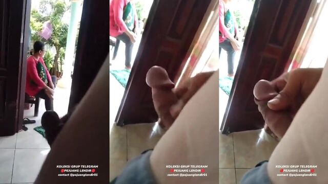 Masturbasi coli depan friend's mom, not allowed to buy a girl