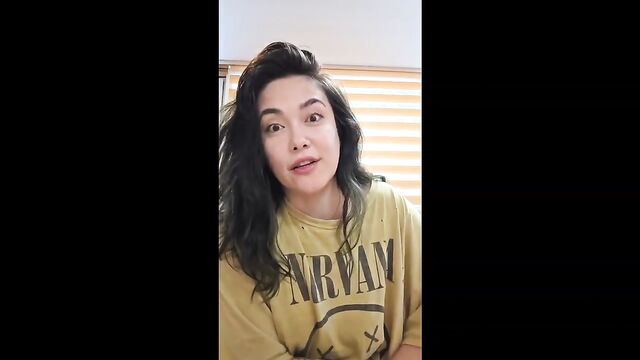 Asian Twitch streamer is doing a kinky show for Fansly subscribers