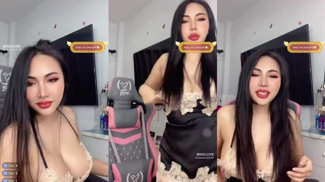 I saw a sexy girl in the street and followed her