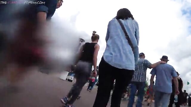 I like walking barefoot in the grass in public and showing my dirty soles