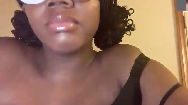A black girl is fucking with a guy she met on Omegle